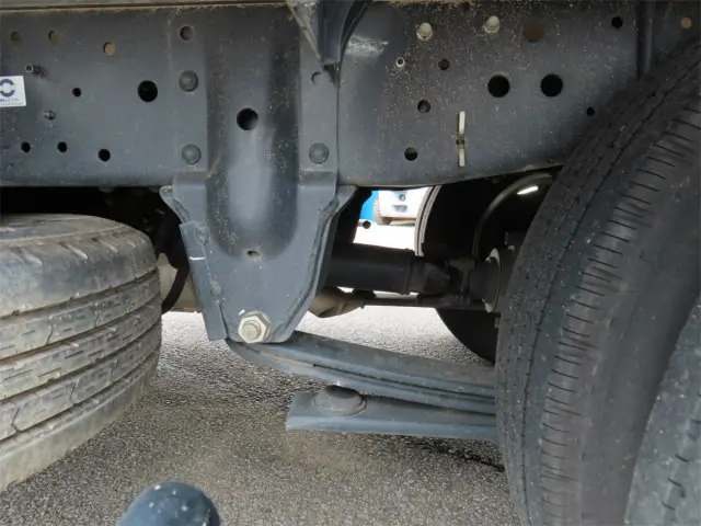 いすゞ エルフ 2TG-NLR88AM(2WD)の写真48