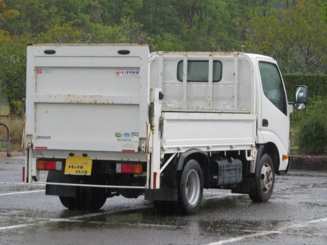 トヨタ ダイナ TPG-XZC605(2WD)の写真2