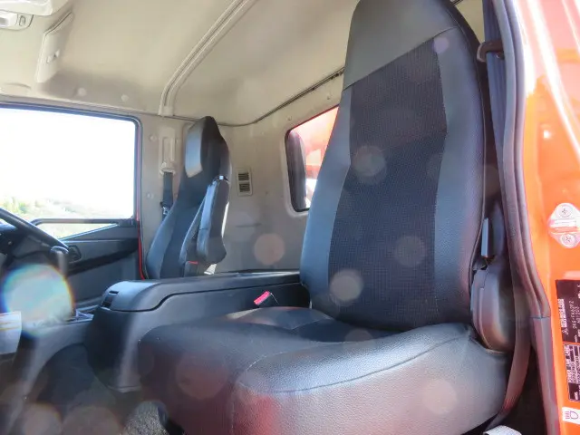 三菱 ファイター 2KG-FK62FZ(2WD)の写真11