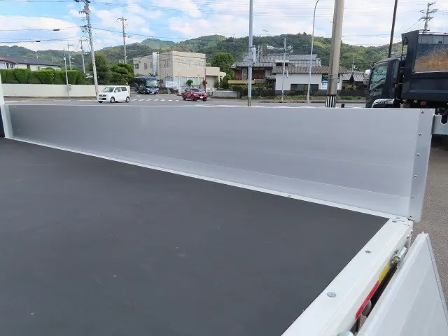三菱 キャンター 2RG-FEB80(2WD)の写真24