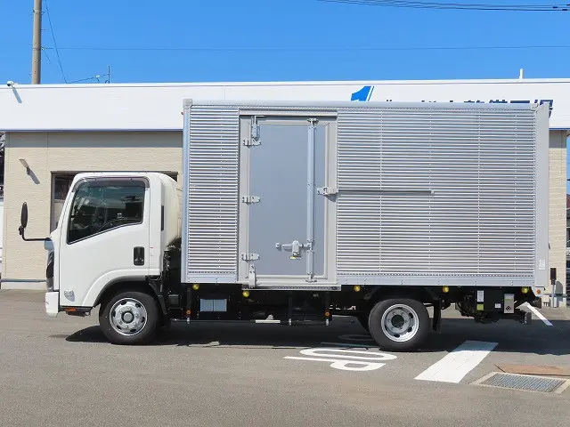 いすゞ エルフ 2TG-NPR88AM(2WD)の写真3