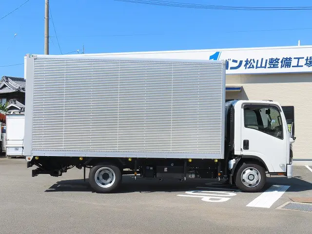 いすゞ エルフ 2TG-NPR88AM(2WD)の写真4