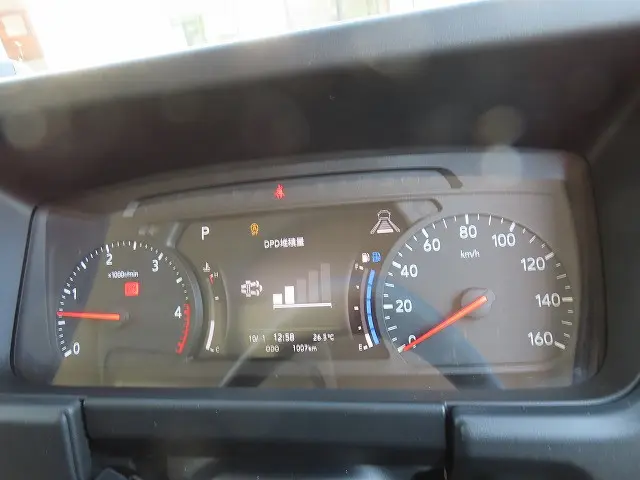 いすゞ エルフ 2TG-NPR88AM(2WD)の写真9
