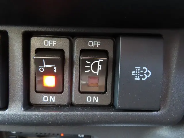 いすゞ エルフ 2TG-NPR88AM(2WD)の写真14