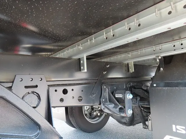 いすゞ エルフ 2TG-NPR88AM(2WD)の写真46