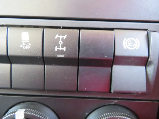 三菱 ファイター 2DG-FQ62F(6x4)の写真18