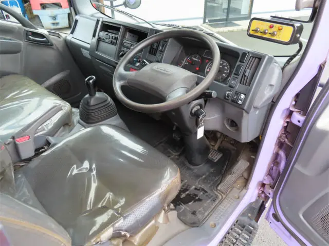いすゞ エルフ TPG-NMR85N(2WD)の写真9