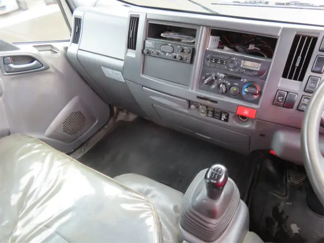 いすゞ エルフ TPG-NMR85N(2WD)の写真13