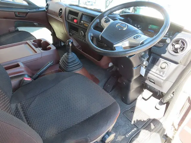 日野 レンジャー 2PG-FE2ABA(2WD)の写真3