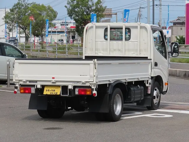トヨタ ダイナ TKG-XZC605(2WD)の写真2