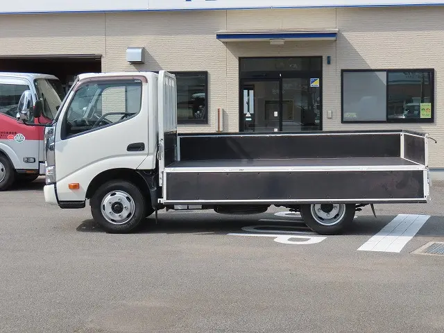 トヨタ ダイナ TKG-XZC605(2WD)の写真9
