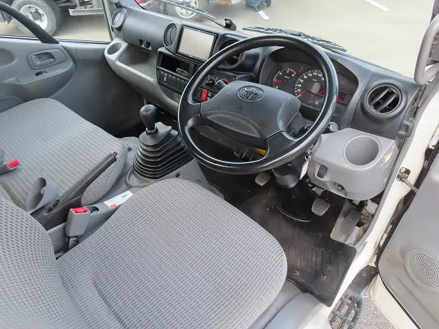 トヨタ ダイナ TKG-XZC605(2WD)の写真11
