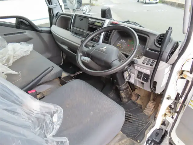 三菱 キャンター 2PG-FDA60(4WD)の写真4