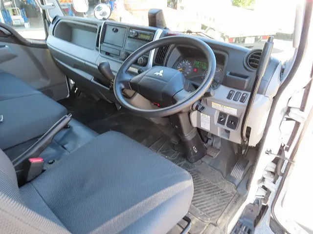 三菱 キャンター 2PG-FGB70(4WD)の写真10
