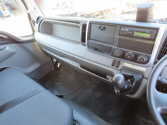 三菱 キャンター 2PG-FGB70(4WD)の写真14