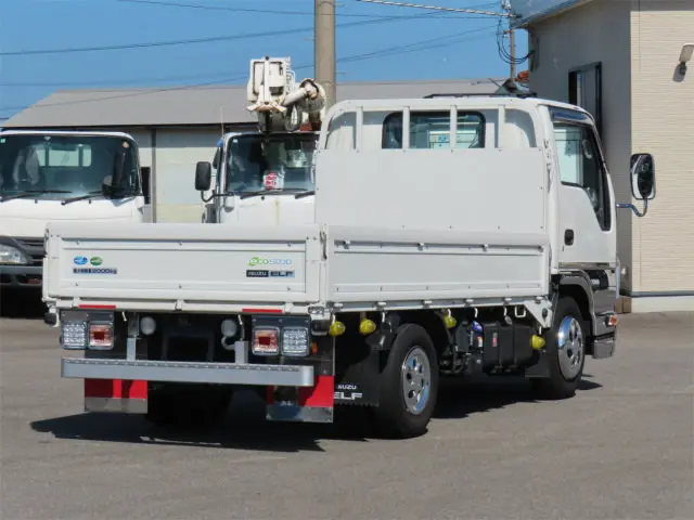 いすゞ エルフ 2RG-NJR88A(2WD)の写真2
