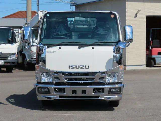 いすゞ エルフ 2RG-NJR88A(2WD)の写真5