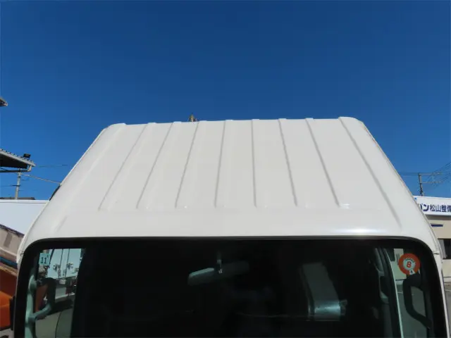 いすゞ エルフ 2RG-NJR88A(2WD)の写真6