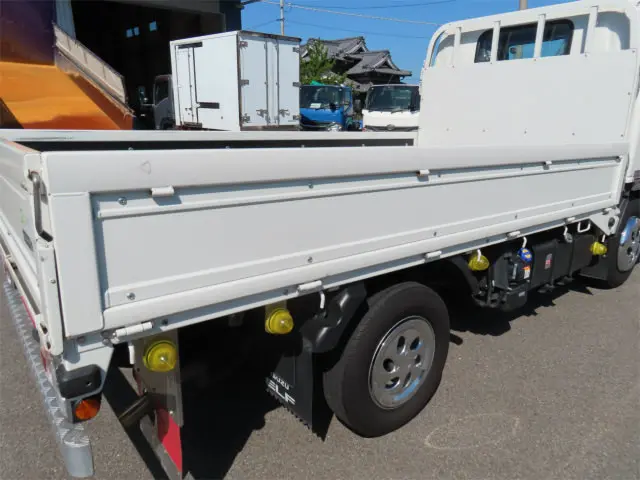 いすゞ エルフ 2RG-NJR88A(2WD)の写真29