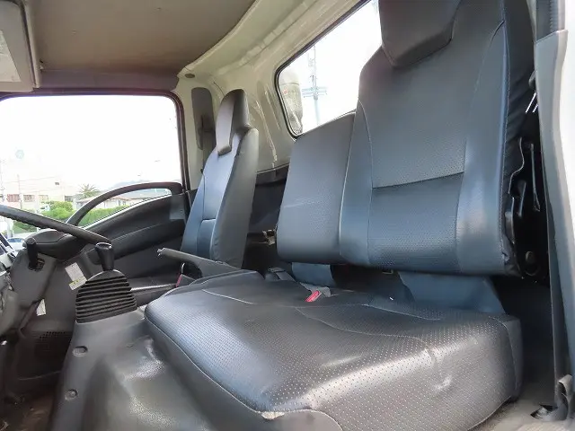 いすゞ エルフ TKG-NPR85YN(2WD)の写真10