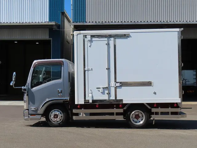 いすゞ エルフ TRG-NMR85AN(2WD)の写真3