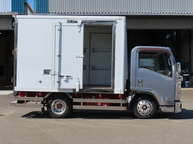 いすゞ エルフ TRG-NMR85AN(2WD)の写真9