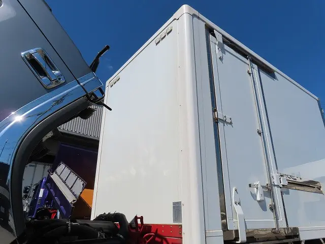 いすゞ エルフ TRG-NMR85AN(2WD)の写真32
