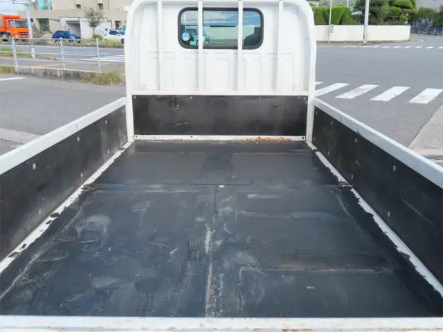 いすゞ エルフ TRG-NHR85A(2WD)の写真3