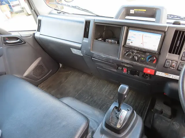 いすゞ エルフ 2RG-NPR88AN(2WD)の写真13
