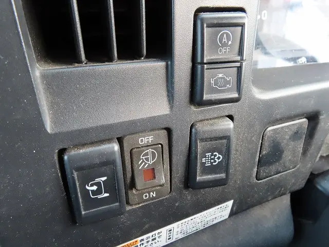 いすゞ エルフ 2RG-NPR88AN(2WD)の写真14