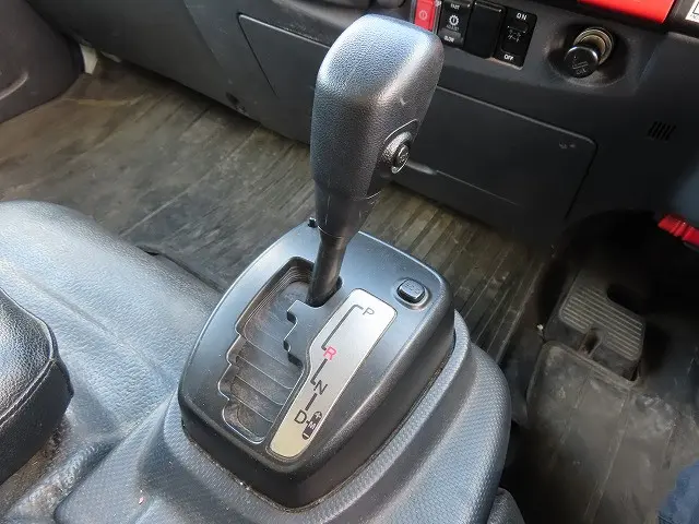 いすゞ エルフ 2RG-NPR88AN(2WD)の写真17