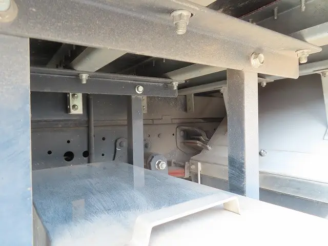 いすゞ エルフ 2RG-NPR88AN(2WD)の写真43