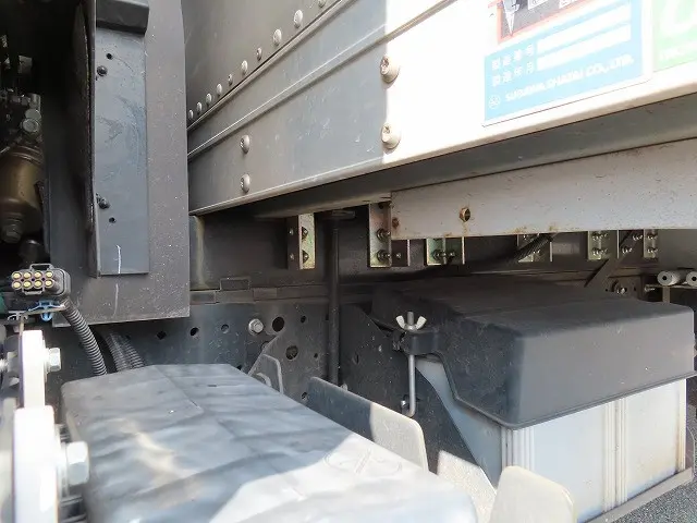 いすゞ エルフ 2RG-NPR88AN(2WD)の写真44