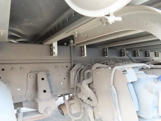 いすゞ エルフ 2RG-NPR88AN(2WD)の写真45