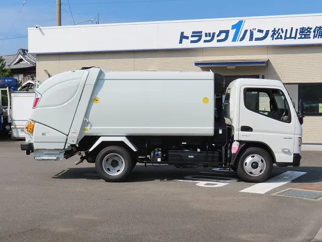三菱 キャンター 2RG-FEAV0(2WD)の写真4