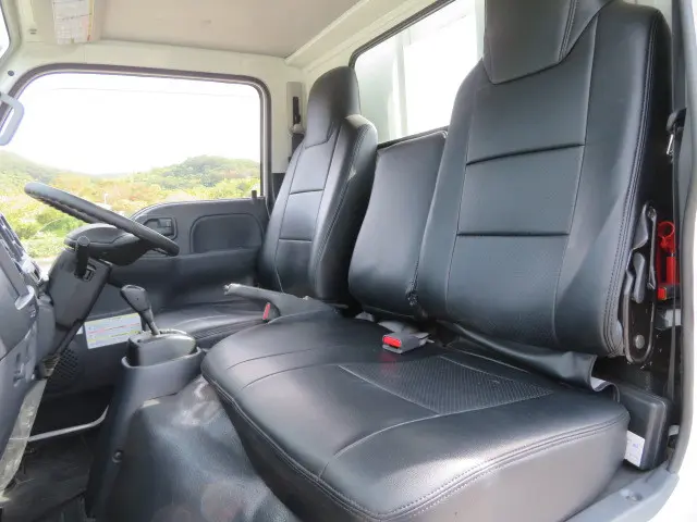 いすゞ エルフ 2RG-NJR88A(2WD)の写真11