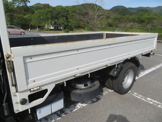 いすゞ エルフ 2RG-NJR88A(2WD)の写真30