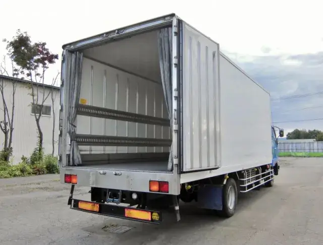 三菱 ファイター KL-FK61FLZ(2WD)の写真2