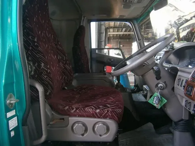 三菱 ファイター KL-FK61FLZ(2WD)の写真4