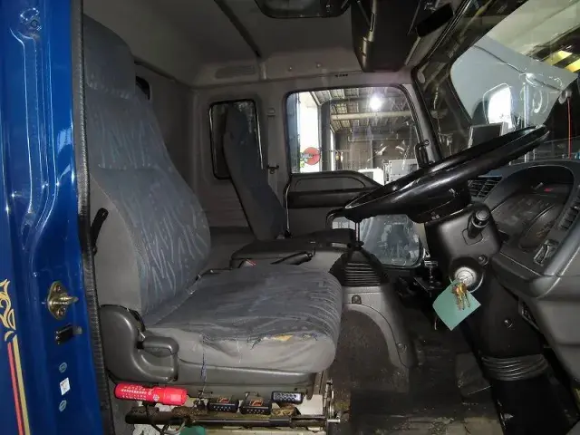 いすゞ フォワード PA-FRR34P4(2WD)の写真4