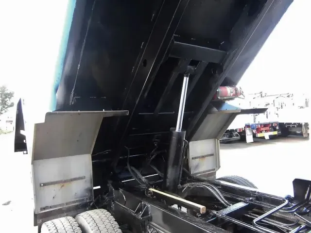 いすゞ フォワード PB-FRS35G3J(4WD)の写真10