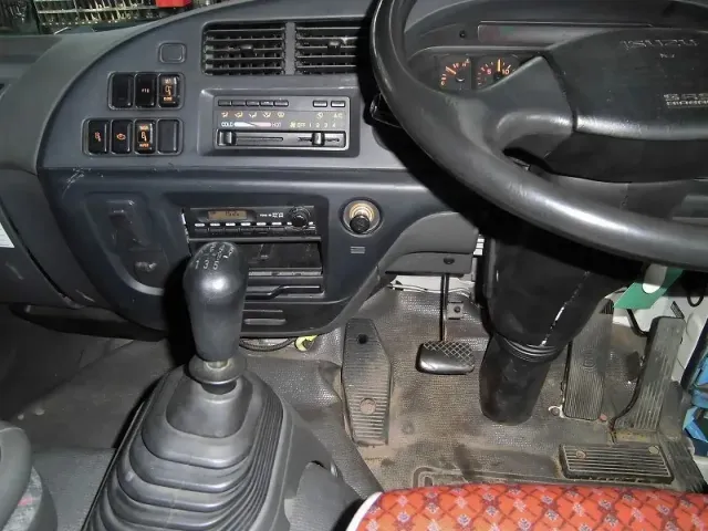 いすゞ フォワード PB-FRS35G3J(4WD)の写真20