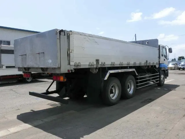 いすゞ ギガ PJ-CYZ51Q5(6x4)の写真6