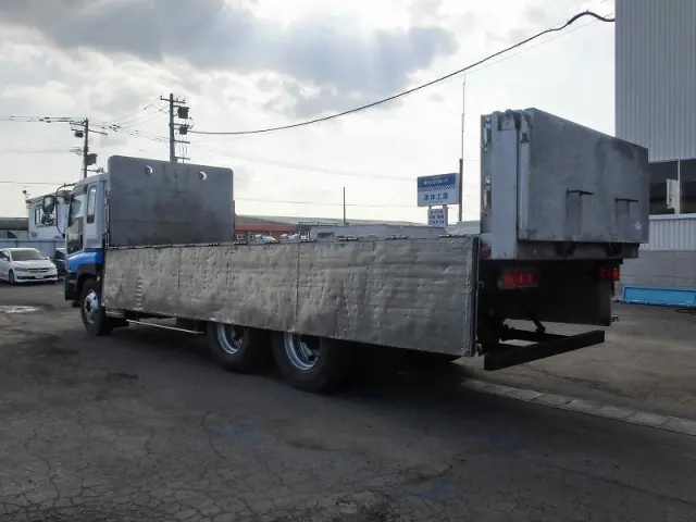 いすゞ ギガ PJ-CYZ51Q5(6x4)の写真10