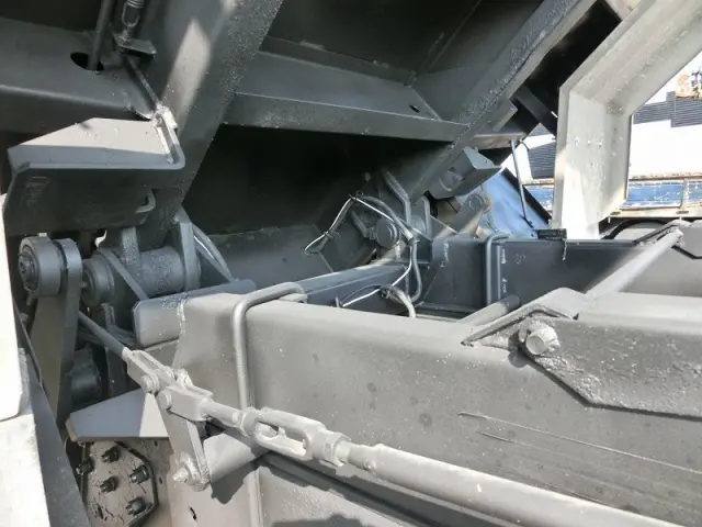 いすゞ ギガ PJ-CYZ51Q5(6x4)の写真12