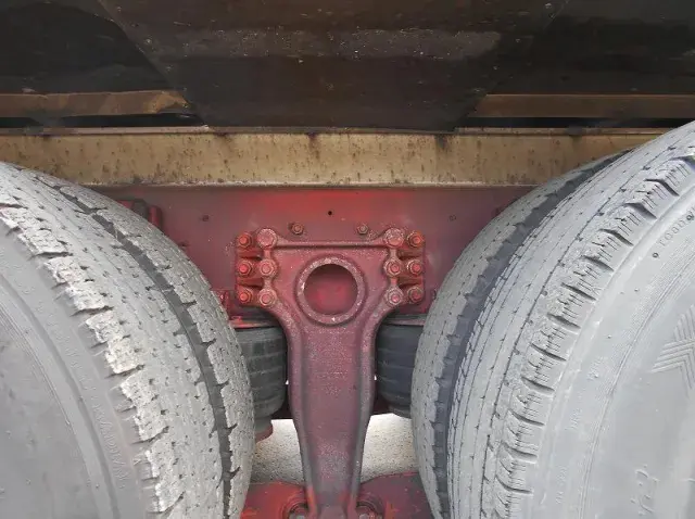 いすゞ ギガ PKG-CYL77V8(6x2)の写真13