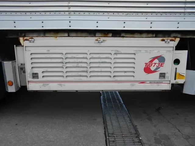 いすゞ ギガ PKG-CYL77V8(6x2)の写真15