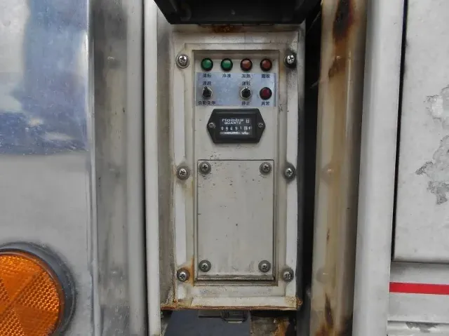 いすゞ ギガ PKG-CYL77V8(6x2)の写真16