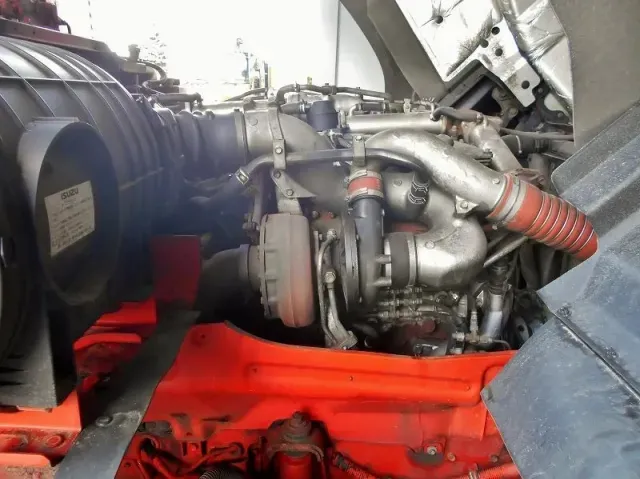 いすゞ ギガ PKG-CYL77V8(6x2)の写真21