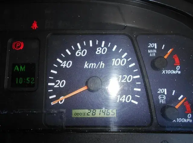 いすゞ ギガ PKG-CYL77V8(6x2)の写真24